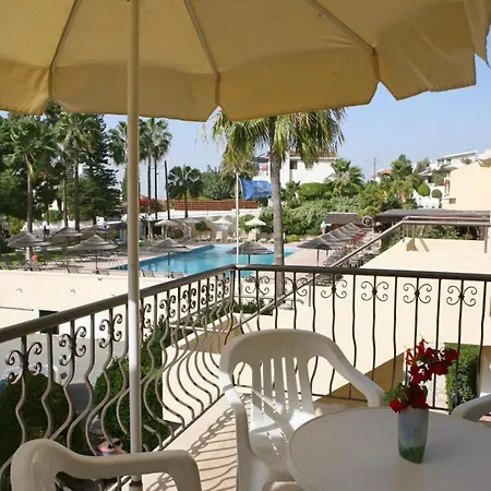 Delightful 1-bedroom Holiday With Balcony All Yours Apartment